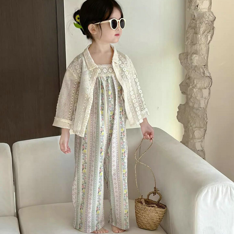 Suvetüdruku väikese lendava varrukaga lilleline kombinesoon, õõnestatud võrgust pitsäärega lasteriided, uus stiil, kandiline krae püksid