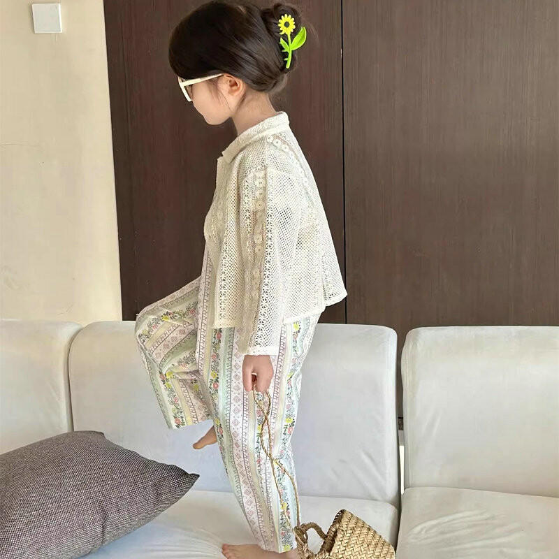 Suvetüdruku väikese lendava varrukaga lilleline kombinesoon, õõnestatud võrgust pitsäärega lasteriided, uus stiil, kandiline krae püksid