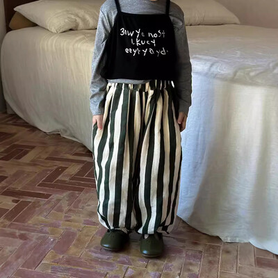 Dječje prugaste lampion hlače Jesen Zima Nove korejske hlače za dječake i djevojčice Hlače s mrkvom Jednostavne 2024. Dječje elastične hlače u struku