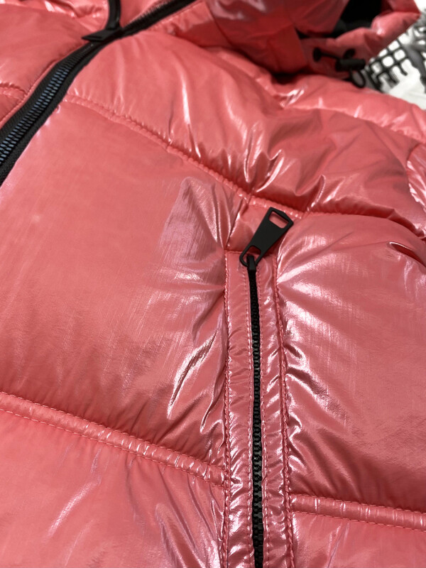 [YOZOU] Zimska luksuzna Barbiecore sjajna ružičasta kratka podstavljena pufer jakna Parke s kapuljačom Debeli kaput s patentnim zatvaračem za mlade žene