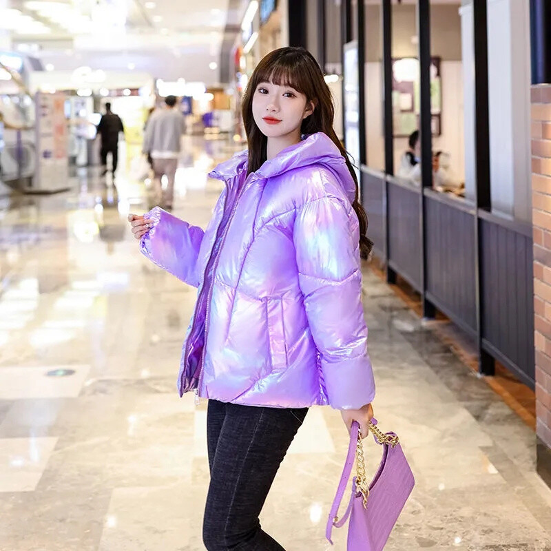 Дамски паркове 2024 Ново модно зимно яке Парка с лъскава памучна подплата Горно облекло с качулка Твърдо женско яке Снежно облекло Палто