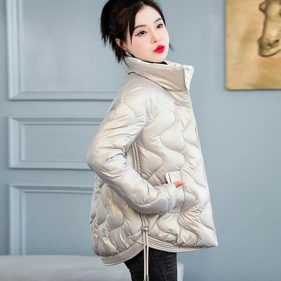 Sjajna pamučno podstavljena jakna koja se ne pere Ženska jesen-zima 2023. Nova korejska debela samostojeća kragna Kaputi Kratke široke parke Gornja odjeća