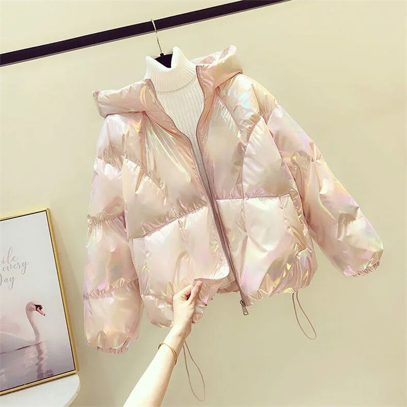 Nova sjajna kratka zimska jakna Ženska topla pamučna jakna s kapuljačom Parke Ženska široka gornja odjeća Korejski zimski kaput podstavljen pamukom