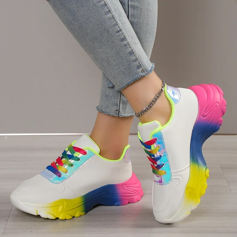 Disainkingad naistele Uued vikerkaarevärvilised naiste tossud vabaaja mood paksu tallaga naiste korvpallijalatsid Zapatos De Mujer