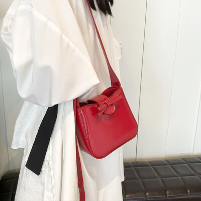 Ženska torba za rame s mašnom Retro ručna torbica PU kožna jednobojna mini torba za skitnice Torbica s magnetskim zatvaranjem za posao i putovanja