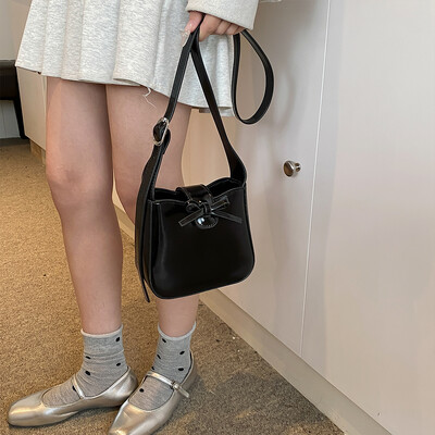 Ženska torba za rame s mašnom Retro ručna torbica PU kožna jednobojna mini torba za skitnice Torbica s magnetskim zatvaranjem za posao i putovanja