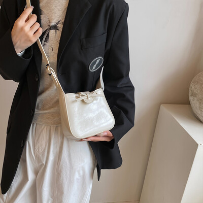 Ženska torba za rame s mašnom Retro ručna torbica PU kožna jednobojna mini torba za skitnice Torbica s magnetskim zatvaranjem za posao i putovanja