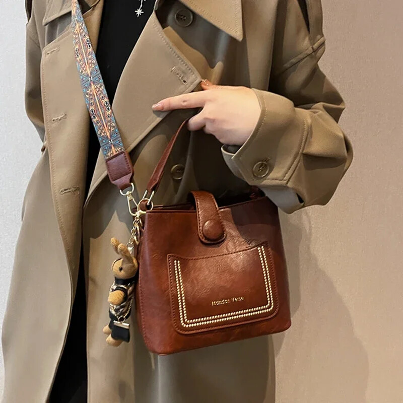 Modni trend kožna velika torba za žene 2024. Ženska jednostavna, velikog kapaciteta, vintage torba na rame Ručne torbe i torbice