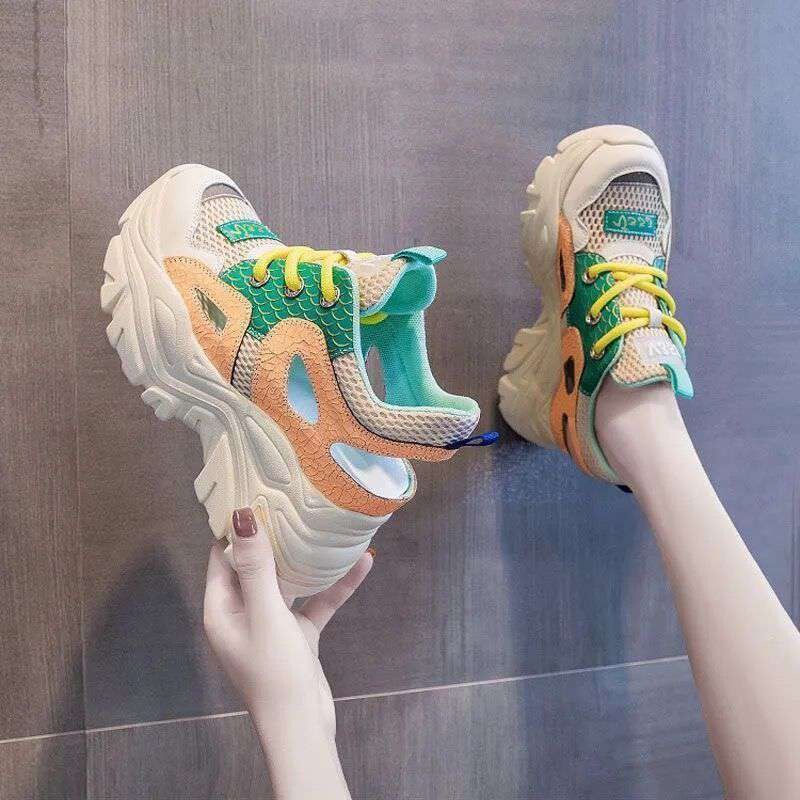 Nove ženske tenisice iz 2023. Proljetne šljokice Ležerne ženske cipele s visokom potpeticom na petu Pletene ženske vulkanizirane cipele