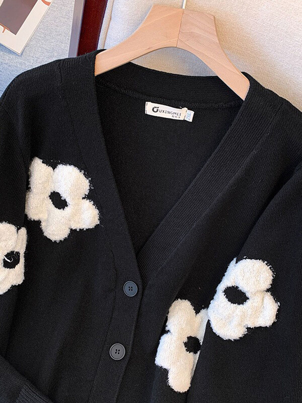 150 kg plusssuuruses naiste rinnakorv 150 sügistalvine lahtine kontrastne must ja valge lilleline V-kaelusega kootud kardigan 5XL 6XL 7XL 8XL 9XL