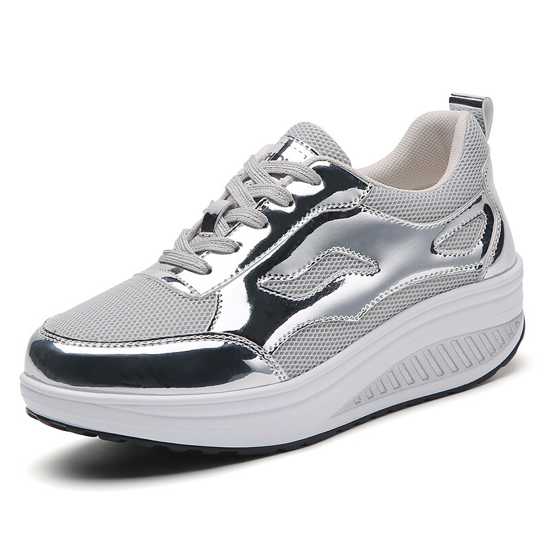 Ženska cipela Ležerna prozračna mrežasta tenisica za hodanje Vanjska obuća na vezanje na klin Metalna srebrnasta sportska obuća Modne ravne cipele