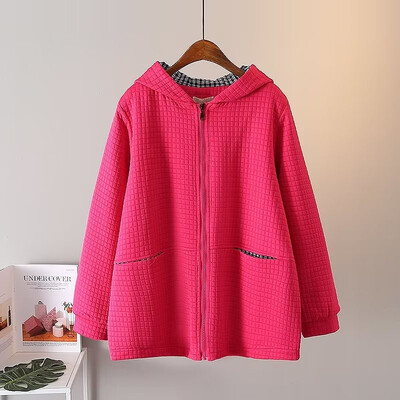 Suures suuruses naiste sügistalvine pikkade varrukatega vahvliga õhukihist kangast pusa ja paksu puuvillase kapuutsiga jope taskumantliga