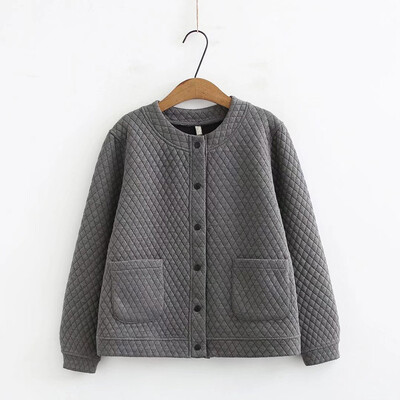 Suures suuruses naisterõivad Sping-mantel, paksendatud ühekihiline kinnitamata peeneruuduline tepitud nööpidega kardigan pikkade varrukatega jakk