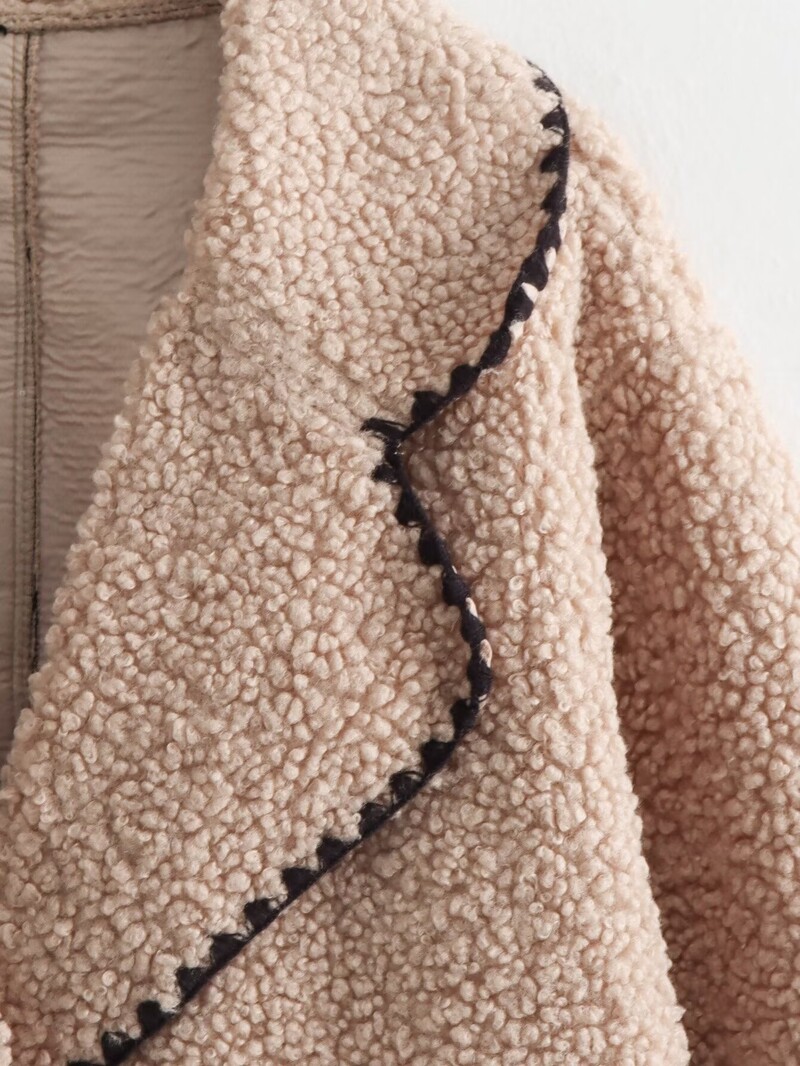 Ženska odjeća velikih veličina Vuneni kaput Kovrčavi plišani modni kardigan dugih rukava s crnim potezima na džepovima i odjeći