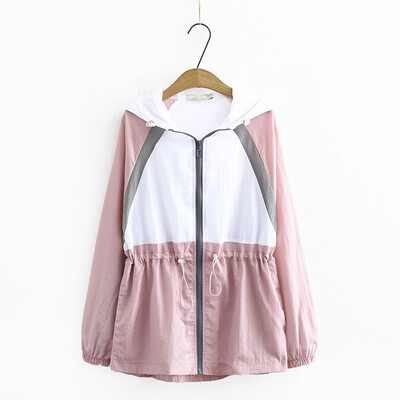 Suures suuruses naisterõivad suvine õhuke vabaaja jope, kontrastvärvi, blokeeritud kapuutsiga lukuga jakk ja vöökohal on pingutusnöör