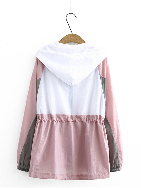 Suures suuruses naisterõivad suvine õhuke vabaaja jope, kontrastvärvi, blokeeritud kapuutsiga lukuga jakk ja vöökohal on pingutusnöör