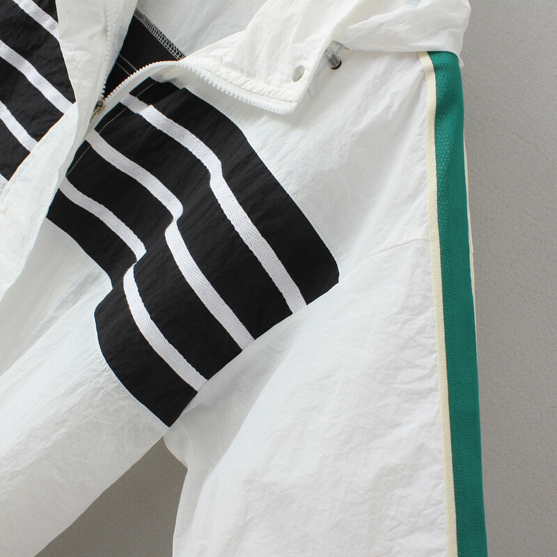 Jakna veće veličine za žene 2023. proljeće ljeto na pruge s kapuljačom za zaštitu od sunca Široka vanjska odjeća Prevelika odjeća za obline F11-3603