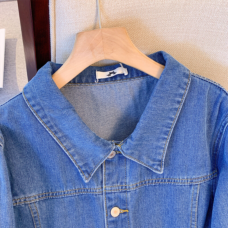 Suures suuruses naiste kevadine vabaaja teksajakk on avar ja mugav 80% puuvill 20% polüester kõik-ühes sinine topp