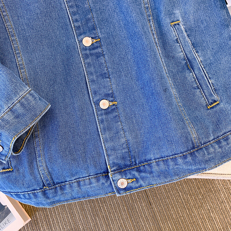 Suures suuruses naiste kevadine vabaaja teksajakk on avar ja mugav 80% puuvill 20% polüester kõik-ühes sinine topp