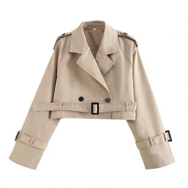 Dizajnirana jakna s poderanim rubovima Ženska jednobojna jakna Elegantna ženska kratka jakna s ovratnikom na ovratnik i remenom Dekorirana za jesen.