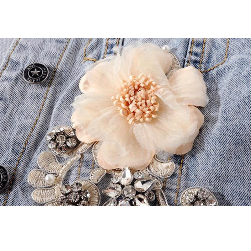 2023 Proljeće Jesen Ženska traper jakna Kaput dugih rukava Široki trodimenzionalni gumbi Biseri Vanjska odjeća Poderane traper jakne