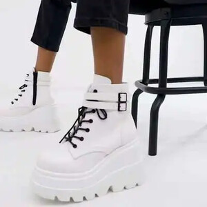 Nove ženske ležerne tenisice za 2020. Debeli donji dio Šarene visoke čizme Gležnjače na vezanje Zimske cipele s Amazona