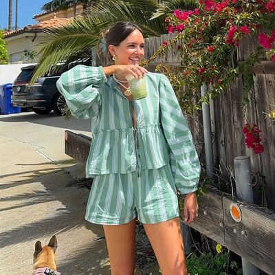 Ležerne prugaste košulje Kompleti kratkih hlača za žene Bluze s lanternastim rukavima na vezanje Široke kratke hlače Ljeto 2024. Lady Chic Set od 2 komada