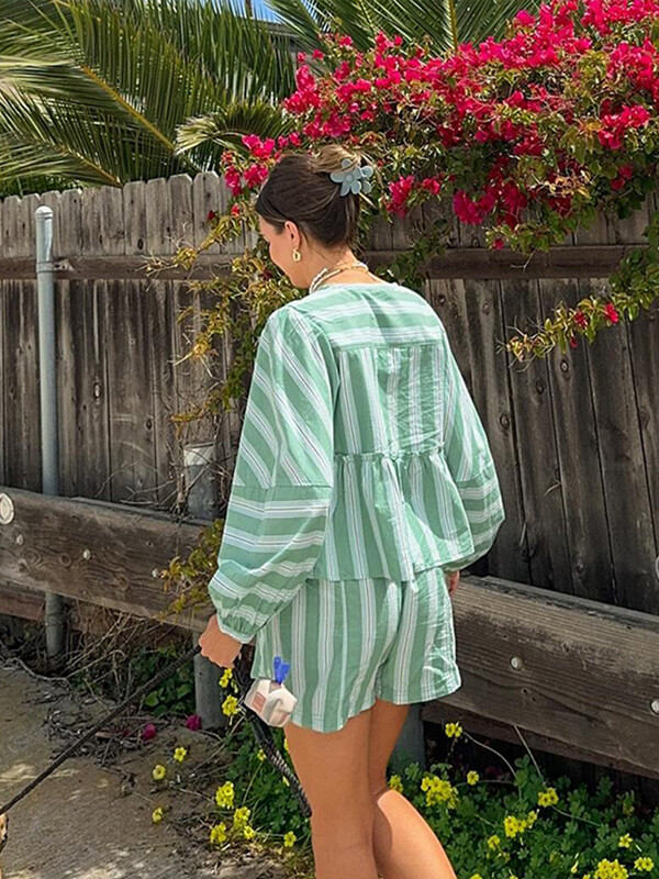 Ležerne prugaste košulje Kompleti kratkih hlača za žene Bluze s lanternastim rukavima na vezanje Široke kratke hlače Ljeto 2024. Lady Chic Set od 2 komada