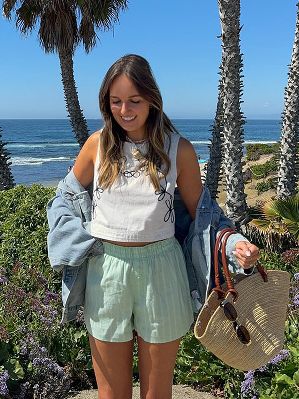 Ležerne prugaste košulje Kompleti kratkih hlača za žene Bluze s lanternastim rukavima na vezanje Široke kratke hlače Ljeto 2024. Lady Chic Set od 2 komada