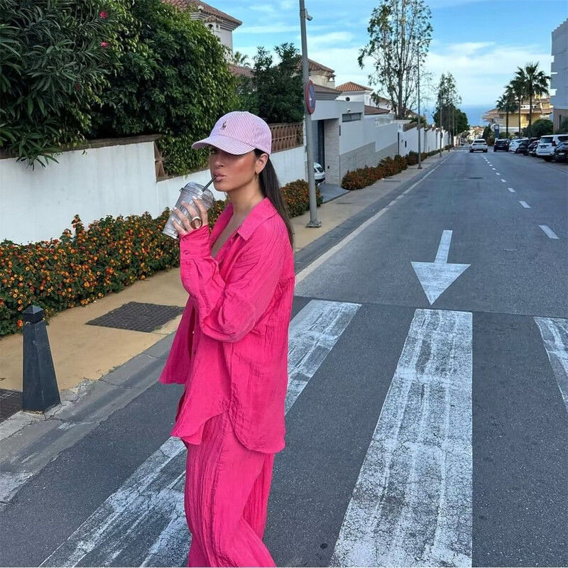 Europski i američki stil Proljeće 2024. Ženska nova modna i ležerna jednobojna košulja i hlače s efektom bora na reveru