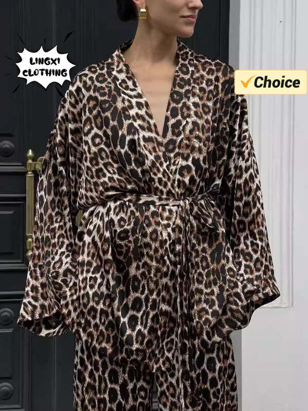 Suvemood Uus elegantne naiste kaheosaline komplekt avara vöökohaga leopardimustriga hommikumantel kõrge vöökohaga laia säärega püksid, kaheosaline komplekt