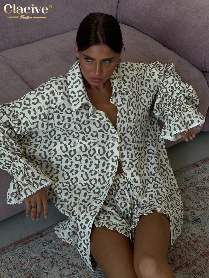 Clacive Modni široki pamučni setovi od 2 komada Ženska odjeća 2024. Elegantna košulja dugih rukava s kratkim hlačama visokog struka Komplet kućne odjeće