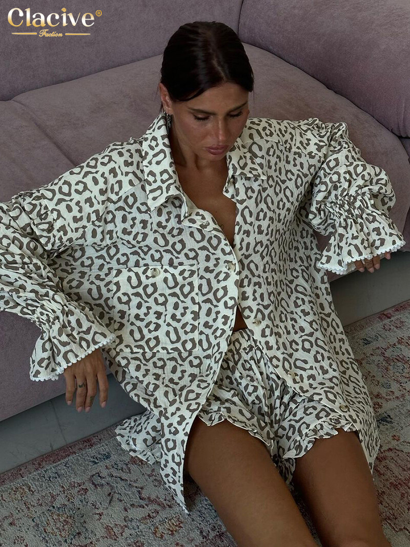 Clacive Modni široki pamučni setovi od 2 komada Ženska odjeća 2024. Elegantna košulja dugih rukava s kratkim hlačama visokog struka Komplet kućne odjeće