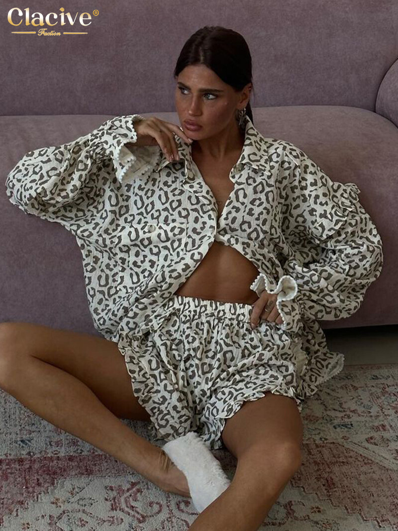 Clacive Modni široki pamučni setovi od 2 komada Ženska odjeća 2024. Elegantna košulja dugih rukava s kratkim hlačama visokog struka Komplet kućne odjeće