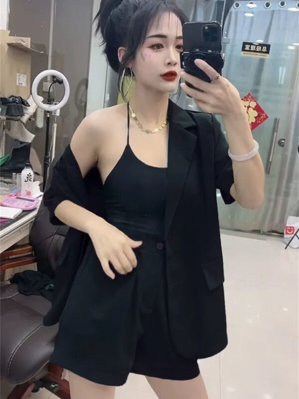 Ljetni bijeli kratki rukav Office 2024 Ženski komplet hlača Odjeća Sakoi i kratke hlače Odijela za žene Luksuzni kroj s jaknom