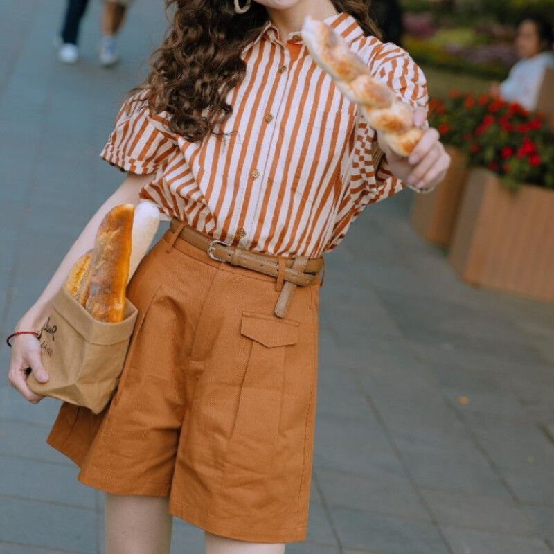 Лятна мода 2024 г. Дамски къси панталони Раета в корейски стил Дамски къси комплекти 2 бр. Нови продукти Облекло, съответстващо на тенденциите Класически