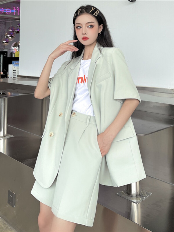 2022 Нов летен блейзър Костюми от две части Дамски модни широки комплекти яке с къс ръкав + къси панталони Жена