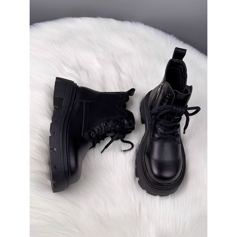 Sügistalvised pehmed soojad poolsaapad naistele 2023 Uued Punk-suured platvormkingad, paksu põhjaga libisemiskindlad mootorrattasaapad