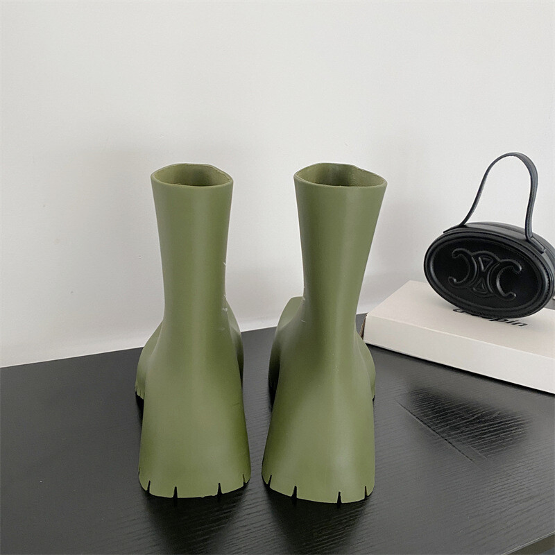 Luksuzne ženske čizme Modne dizajnerske čizme Vodootporne neklizajuće kratke čizme Četvrtasti vrh Mekana koža Udobne ženske čizme za kišu s platformom