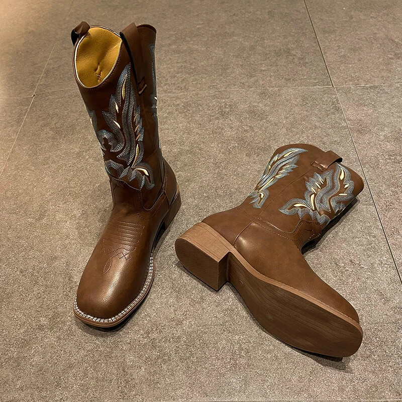 2023. aasta uued talvised naiste saapad Vintage retro tikandid pruunid paksud kontsad saapad ratsusaapad lääne kauboisaapad