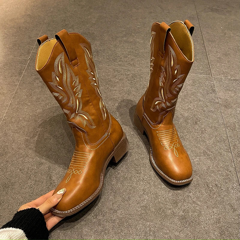 2023. aasta uued talvised naiste saapad Vintage retro tikandid pruunid paksud kontsad saapad ratsusaapad lääne kauboisaapad