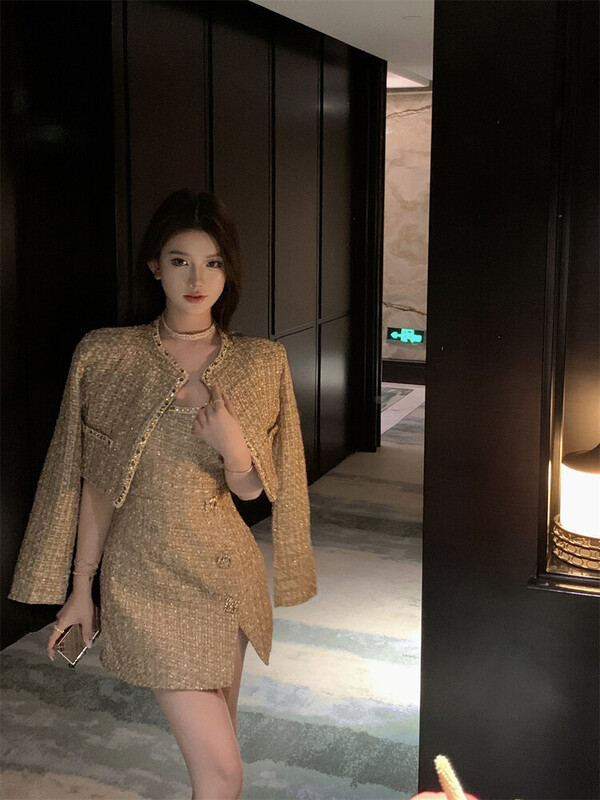 Zlatna dvodijelna jakna od tvida za žene Jesen Zima 2023. Luksuzni dizajnerski elegantni vuneni kaput + remen Mini haljina Korejska moda