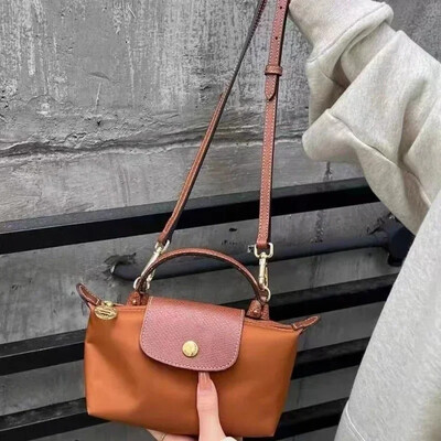 Τσάντες σχεδιαστών Mini Handbag Γυναικείες νέες τσάντες και τσάντες για την άνοιξη του φθινοπώρου πολλαπλών χρήσεων μόδας Niche Designer Casual τσάντες και τσάντες