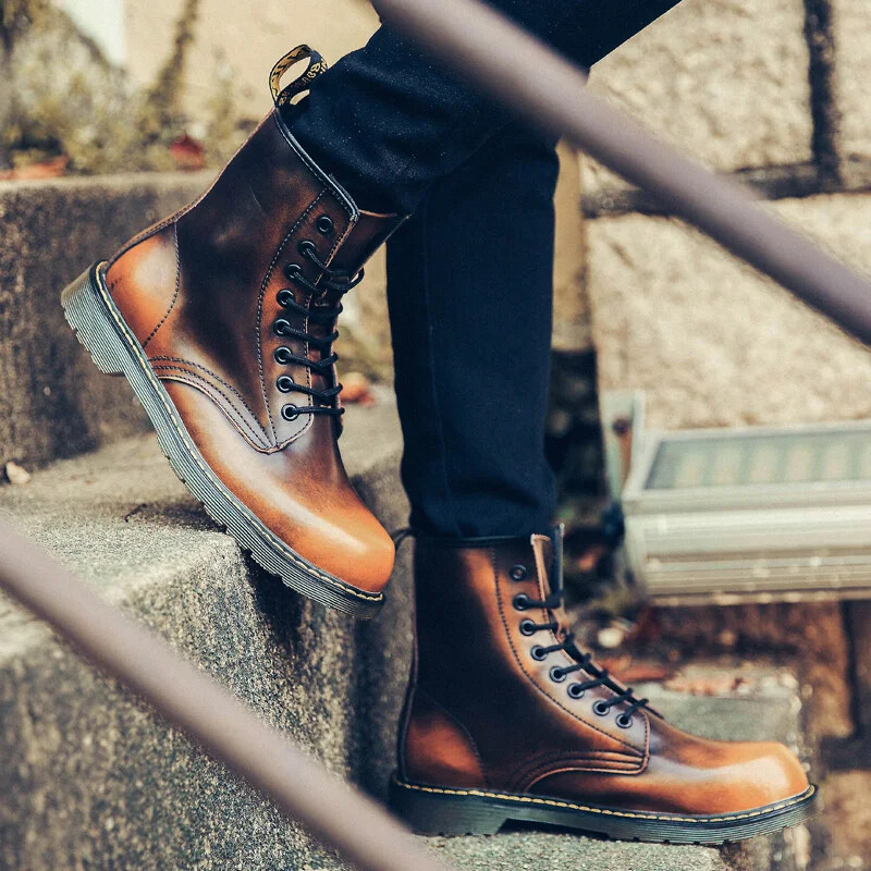 Ženske korejske gležnjače s debelim potplatom u stranom stilu od svijetle kože i kašmira Jesensko-zimske čizme u britanskom stilu