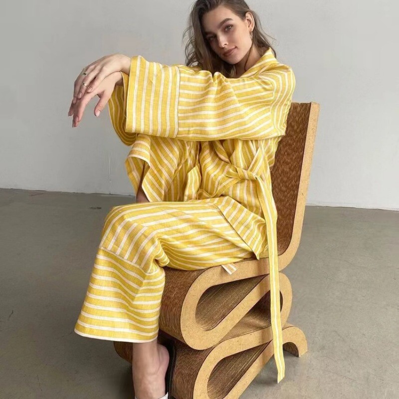 2024. aasta sügise vabaaja triibulised ülikonnad Elegantne kõrge vöökohaga laia pükste komplekt Moodne reväär pikkade varrukatega särgid, kaheosaline komplekt naiste komplekt