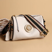 Ženske ručne torbe od prave kože Dizajnerske rotirajuće metalne brave Ženske torbe na rame Modni novi luksuzni brend Ženska kurirska torba