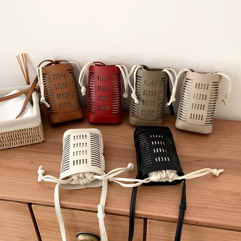 Vintage šuplja ženska torba na rame Nove ručne torbe PU kožna ljetna jednobojna ženska torba preko ramena mali novčanik za telefon