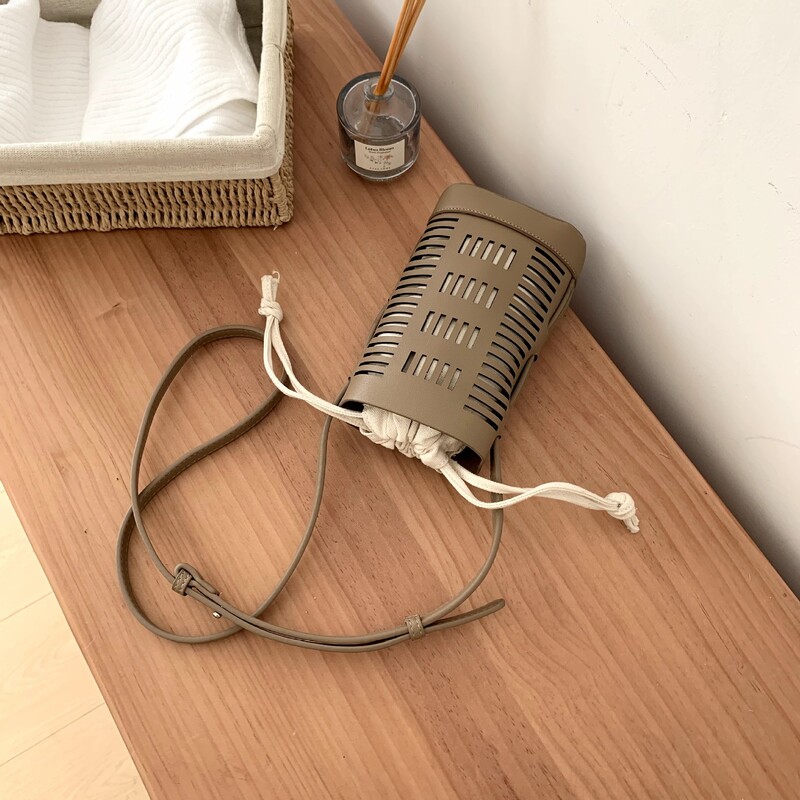 Vintage šuplja ženska torba na rame Nove ručne torbe PU kožna ljetna jednobojna ženska torba preko ramena mali novčanik za telefon