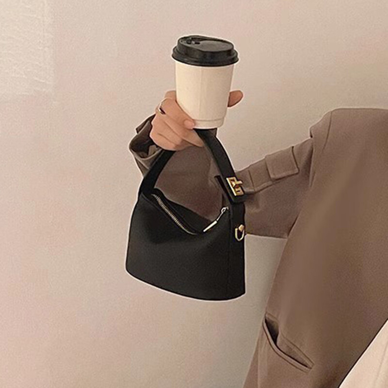 Mini Box Soft PU Cloud Slatka torba Na rame Messenger lanac Torba za mobilni telefon Male torbe preko ramena za žene Luksuzna torba