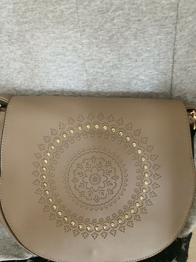 Annmouler Geantă de mână vintage, din piele PU, pentru femei, geantă de umăr cu nituri florale în relief pentru fete.